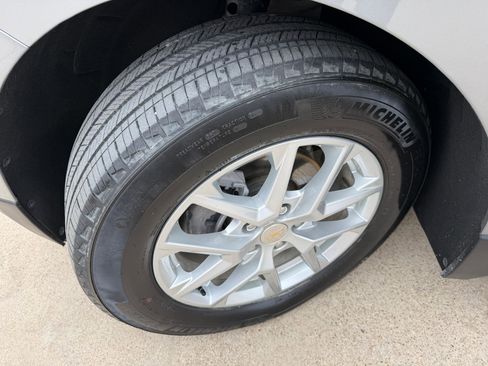 Used 2023 Chevrolet Equinox LS w/ LS Convenience Package FWD image 10