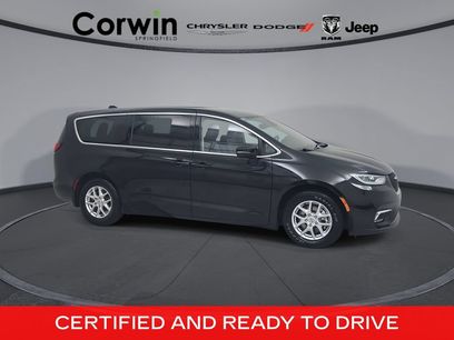 Certified 2023 Chrysler Pacifica Touring-L