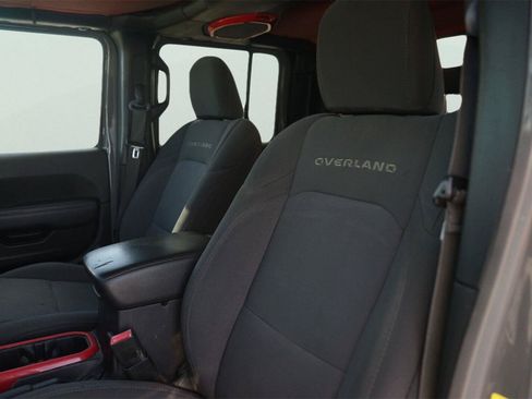 Used 2020 Jeep Gladiator Overland AWD/4WD image 10