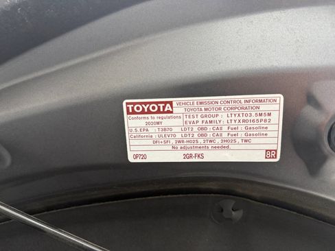 Used 2020 Toyota Highlander L image 28