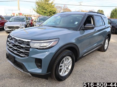 Used 2025 Ford Explorer Active image 9