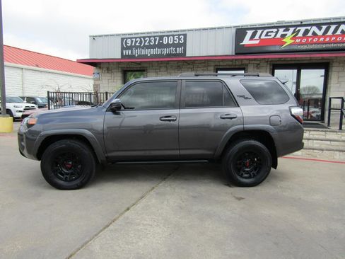 Used 2019 Toyota 4Runner TRD Off-Road Premium image 2