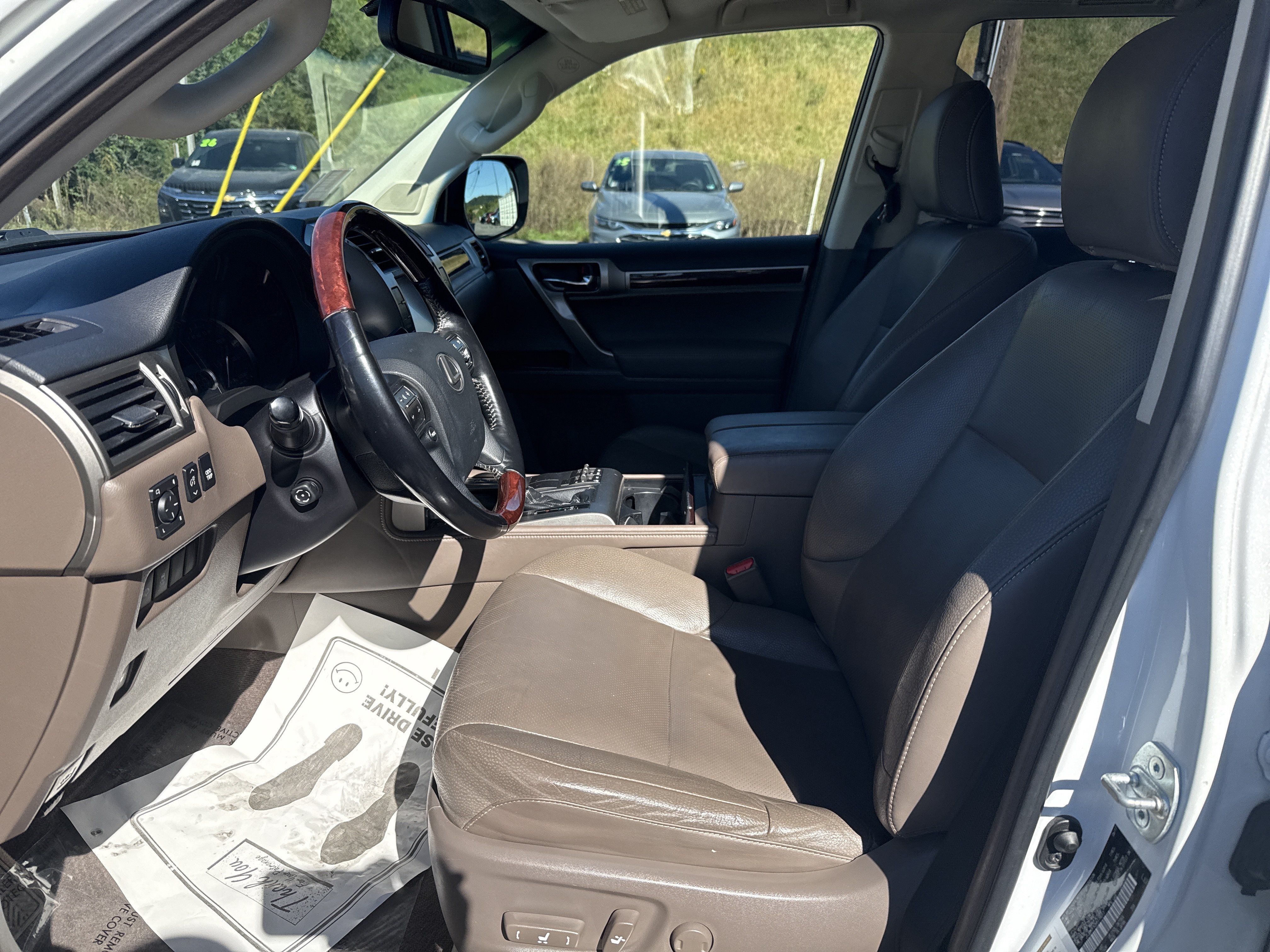 Used 2017 Lexus GX 460 Premium w/ Premium Package AWD/4WD image 12