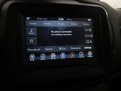 Used 2018 Jeep Renegade Trailhawk AWD/4WD image 50