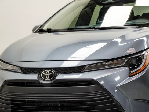 Used 2023 Toyota Corolla LE image 2