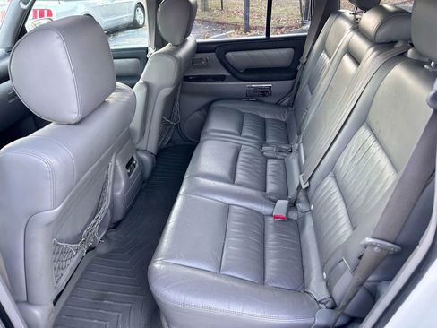 Used 2005 Toyota Land Cruiser image 25
