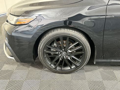 Used 2022 Toyota Camry XSE FWD image 11