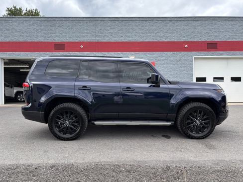 Used 2026 Lexus GX 550 w/ Accessory Package (2T) AWD/4WD image 2