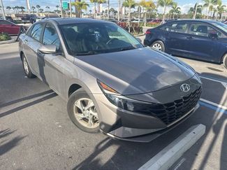 Used 2023 Hyundai Elantra SE video 1