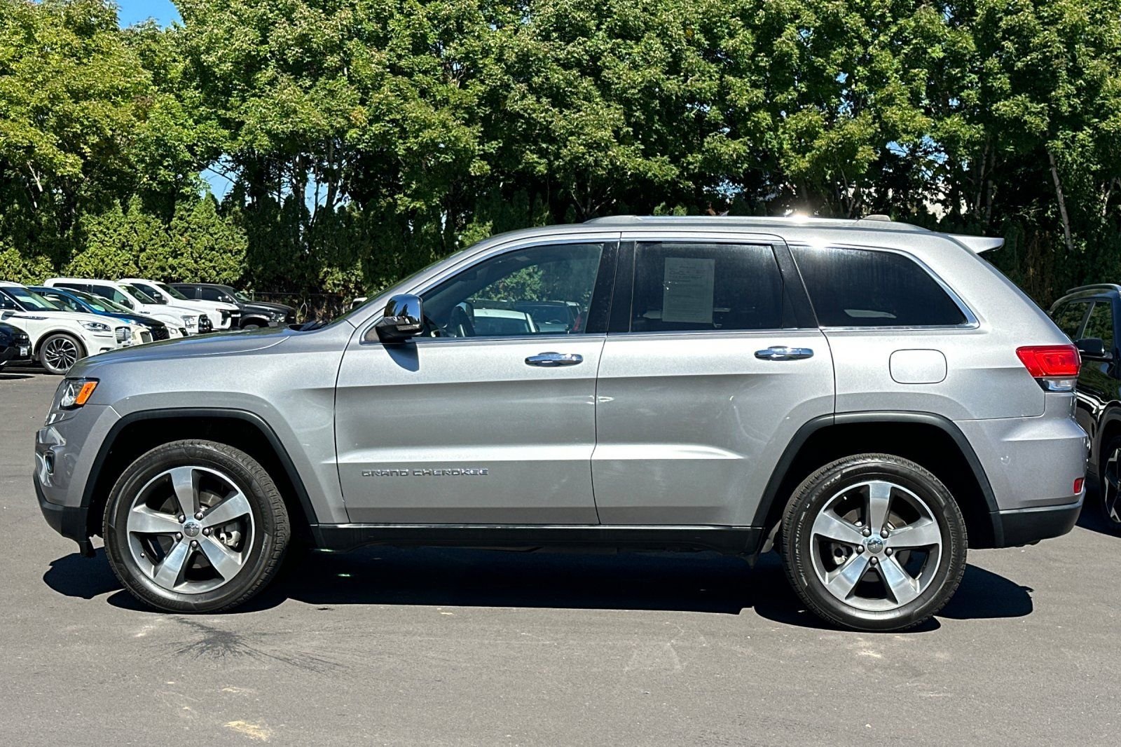 Used 2015 Jeep Grand Cherokee Limited w/ Luxury Group II AWD/4WD image 7