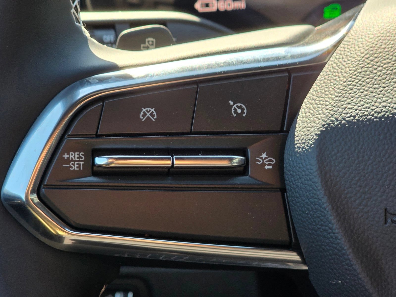 New 2026 Chevrolet Equinox EV LT w/ LPO, Blackout Package FWD image 32