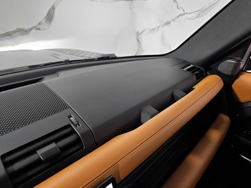 Used 2023 Land Rover Defender 110 V8 image 24