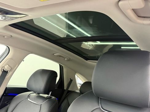 Used 2026 Genesis GV70 2.5T Select image 19