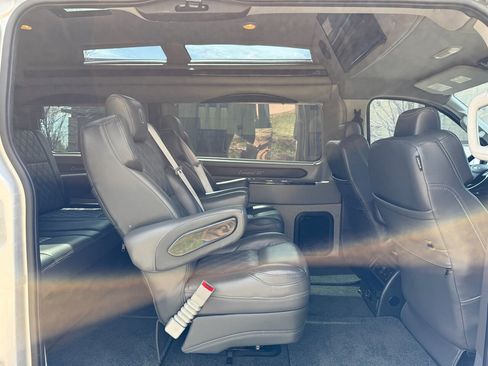 Used 2020 Ford Transit 150 Low Roof AWD image 11