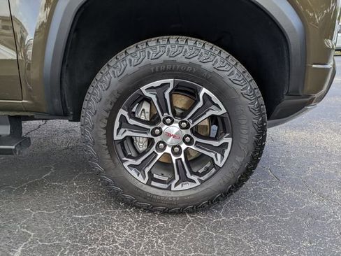 Used 2025 GMC Canyon AT4 w/ Technology Plus Package image 11