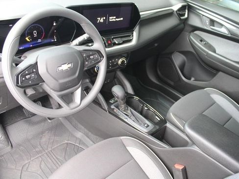 New 2026 Chevrolet TrailBlazer LT image 2