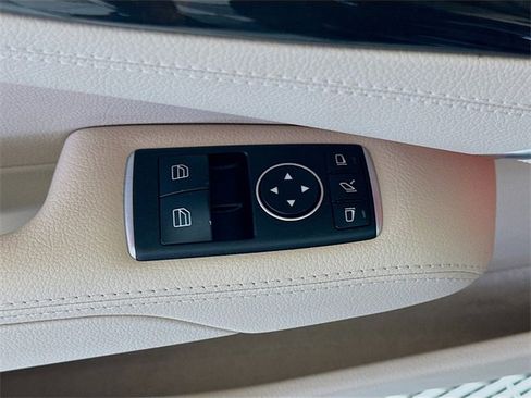 Certified 2020 Mercedes-Benz SL 550 image 18