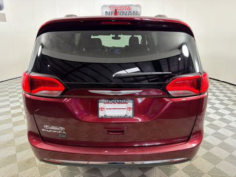 Used 2019 Chrysler Pacifica Touring-L FWD image 6