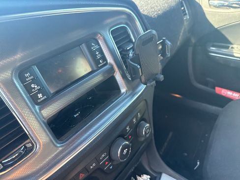 Used 2013 Dodge Charger SE w/ Sport Appearance Group image 7