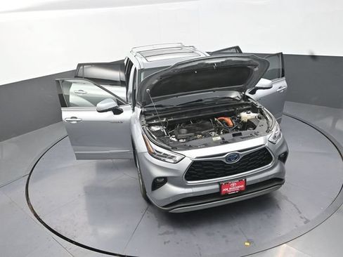 Used 2021 Toyota Highlander Platinum AWD/4WD image 40