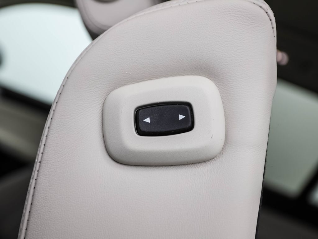 Used 2022 BMW X7 xDrive40i w/ Premium Package AWD/4WD image 26