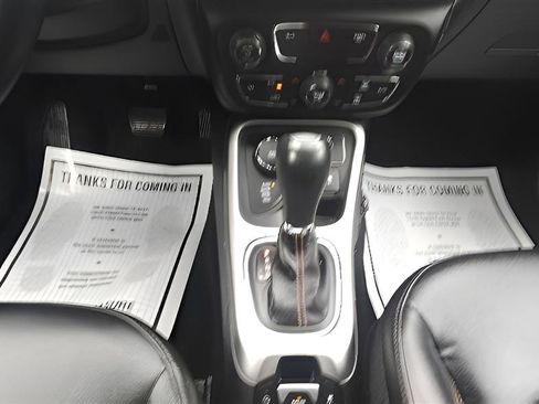 Used 2018 Jeep Compass Latitude w/ Popular Equipment Group AWD/4WD image 15