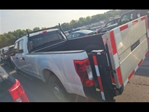 Used 2019 Ford F250 XL w/ Power Equipment Group RWD image 4
