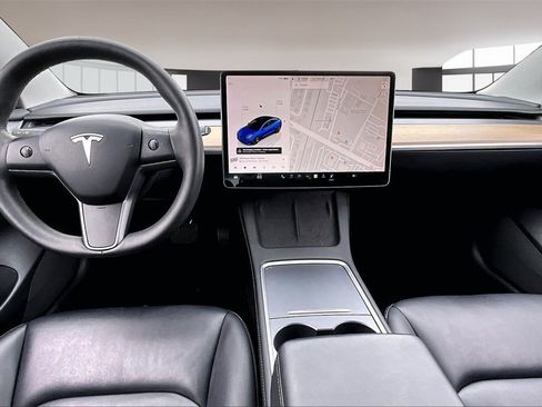 Used 2023 Tesla Model 3 Standard Range image 7
