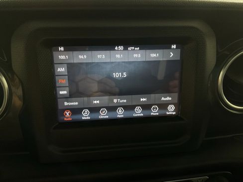 Used 2020 Jeep Wrangler Unlimited Sahara image 21