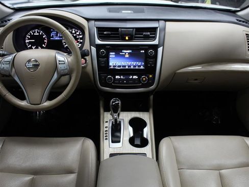 Used 2018 Nissan Altima 2.5 SL w/ 2.5 SL Technology Package image 9