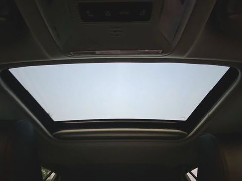 Used 2020 Toyota RAV4 XLE Premium AWD/4WD image 18