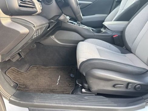 Used 2025 Subaru Outback Premium image 24