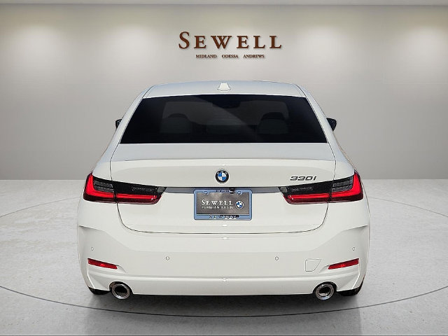 Used 2026 BMW 330i Sedan w/ Premium Package RWD image 4