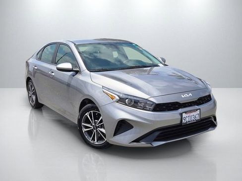 Used 2022 Kia Forte LXS FWD image 1