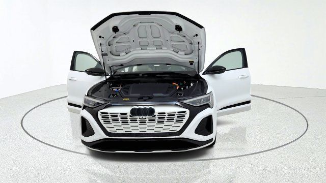 Used 2024 Audi Q8 e-tron Prestige w/ Prestige Package AWD/4WD image 13