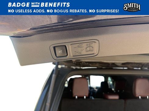 Used 2023 Ford Expedition Limited AWD/4WD image 7