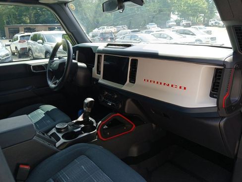 Used 2025 Ford Bronco Heritage Edition AWD/4WD image 15