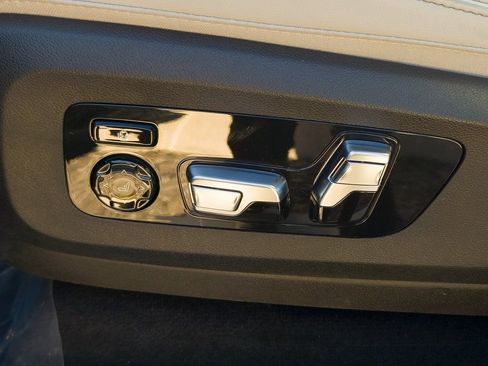 Used 2024 BMW X5 sDrive40i w/ M Sport Package image 10