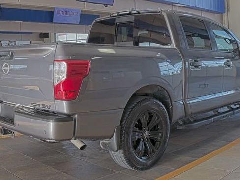 Used 2023 Nissan Titan SV w/ SV Convenience Package image 4
