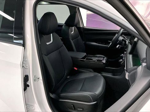 Used 2025 Hyundai Tucson Limited image 12