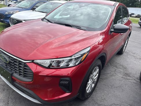 Certified 2023 Ford Escape Active AWD/4WD image 3