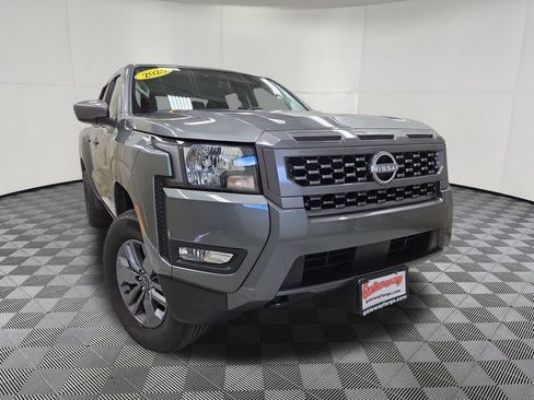 Used 2025 Nissan Frontier SV w/ SV Convenience Package AWD/4WD image 2
