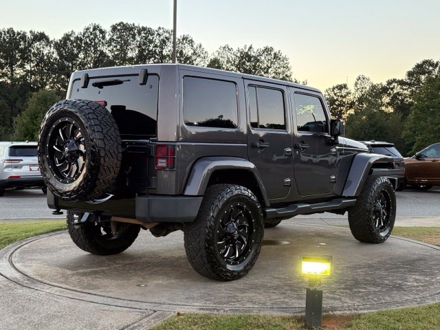 Used 2017 Jeep Wrangler Unlimited Sahara AWD/4WD image 7