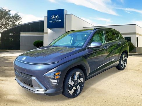 Used 2025 Hyundai Kona Limited FWD image 3