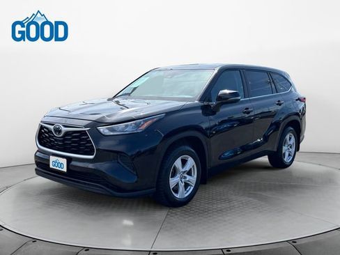 Used 2023 Toyota Highlander LE image 1