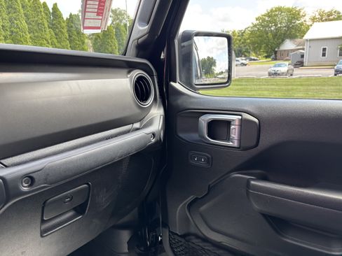 Used 2023 Jeep Gladiator Sport AWD/4WD image 22