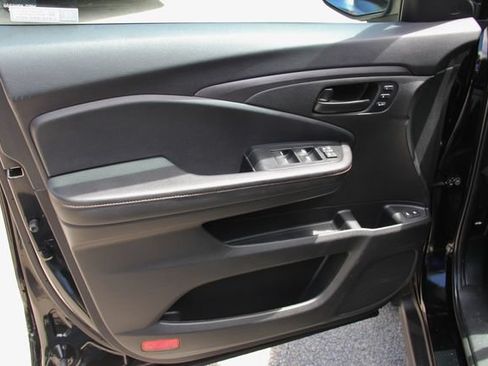 Used 2023 Honda Passport TrailSport image 16