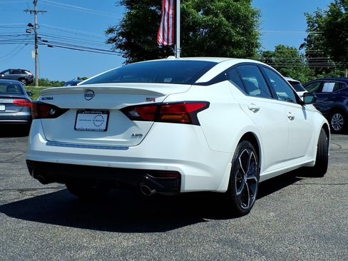 Certified 2023 Nissan Altima 2.5 SR w/ SR Premium Package AWD/4WD image 3