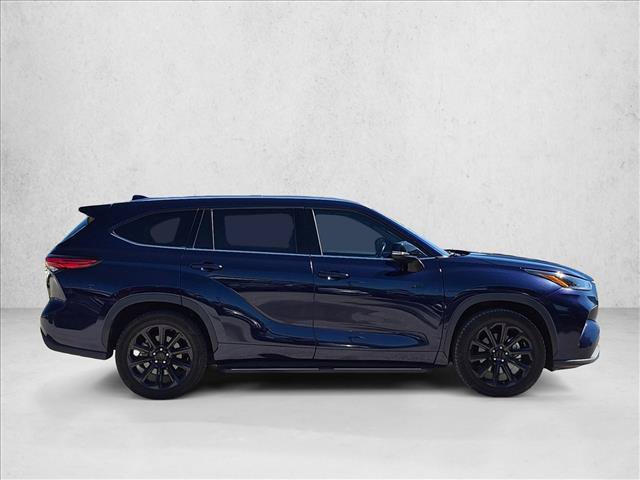 Used 2021 Toyota Highlander XLE FWD image 4