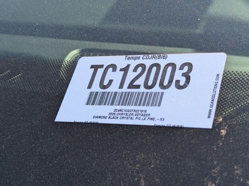 New 2026 Chrysler Voyager LX image 18